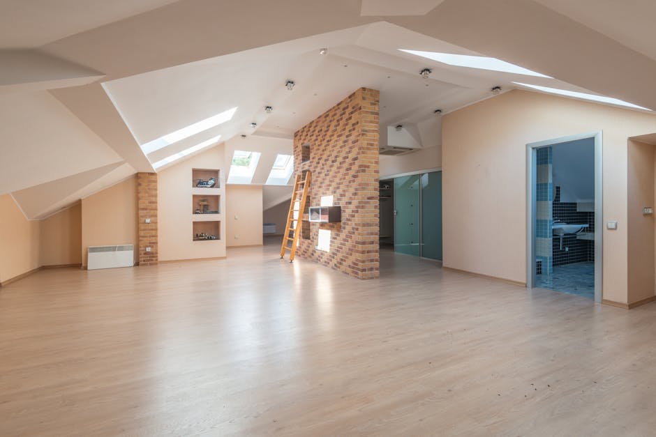 Accueil Explore this bright, spacious modern attic apartment with skylights and contemporary design.